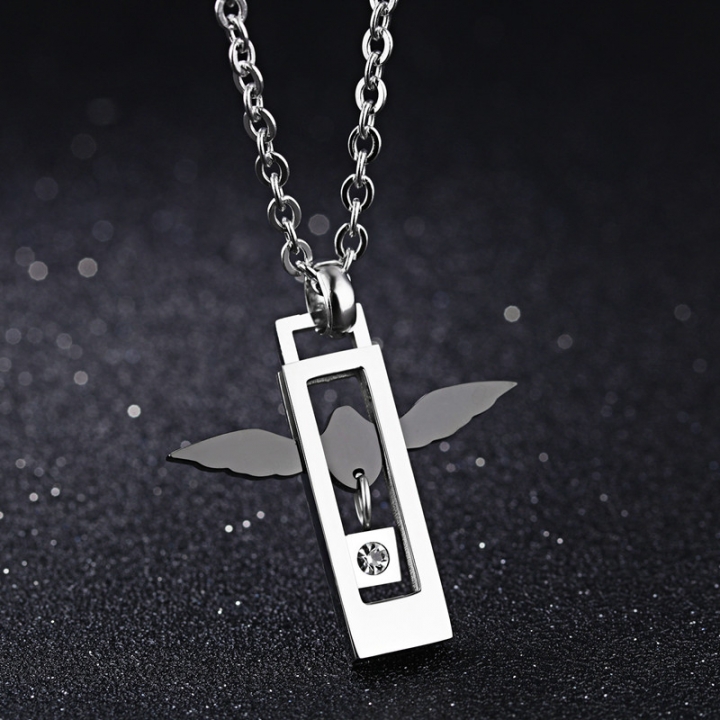 A Pair of Couple Lover Necklace Fashion Stainless Steel Men and Women Matching Love Necklace