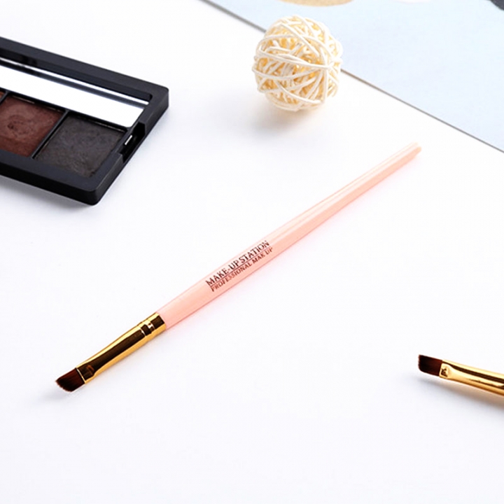 1PC Professional Cosmetic Tool Oblique Design Eyebrow Brush Brow Brush