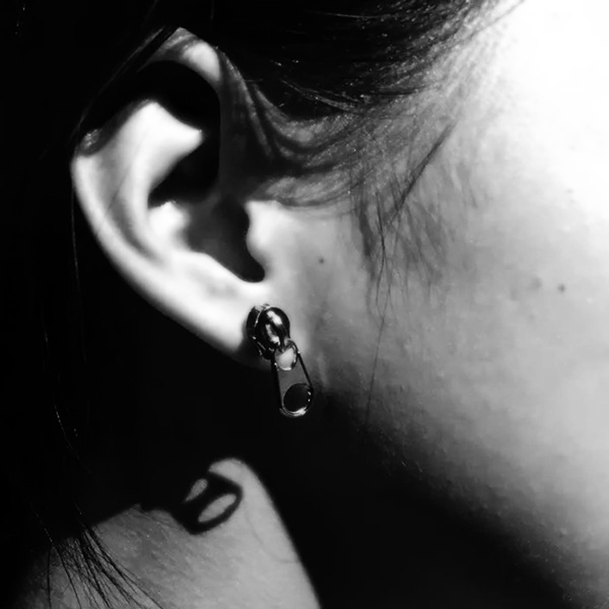 Fashion Alloy Stud Pin Funky Zipper Stud Earrings for Men's and Women's