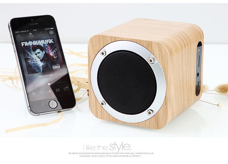Mobile Phone Wireless Bluetooth Small Sound Portable Small Steel gun Woody Speaker Card Bass