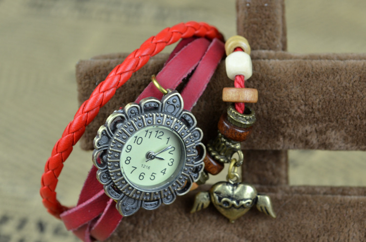 Retro Bracelet Hollow Carved Ms Bracelet Green bronze angel Wings Pendant fashion Watch