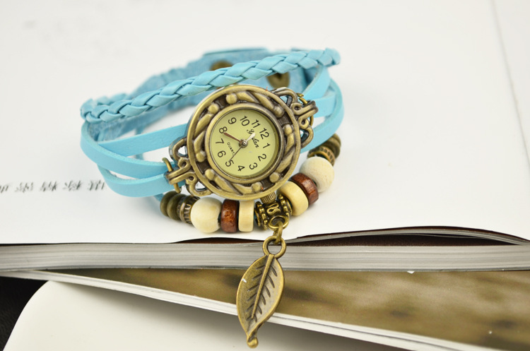 Europe and the United States popular Retro Watch Creative Bracelet style Ms Leaves Pendant Watch