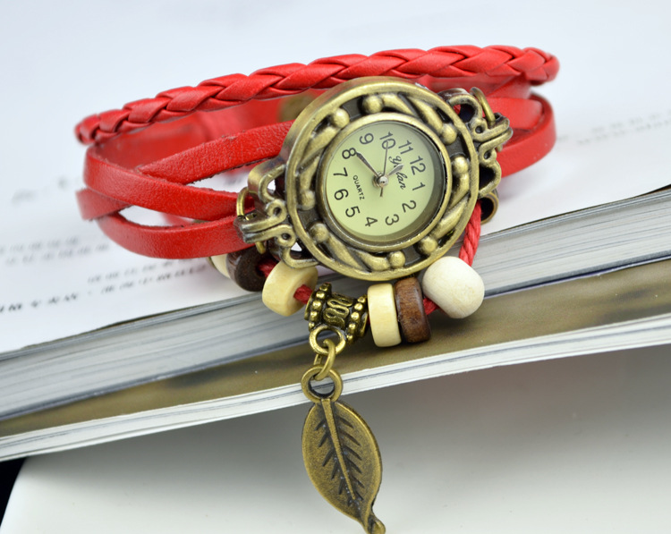 Europe and the United States popular Retro Watch Creative Bracelet style Ms Leaves Pendant Watch