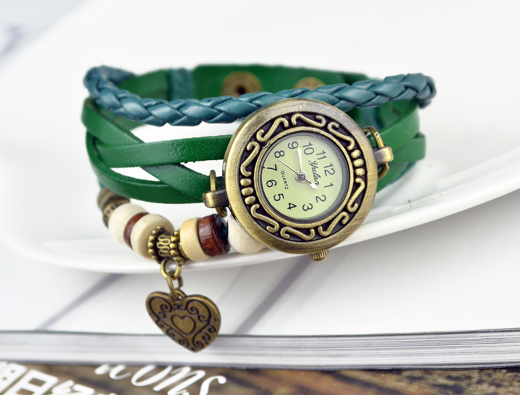 Retro Cowhide Bracelet Big peach heart Ms fashion Pendant Watch Korean version Bracelet