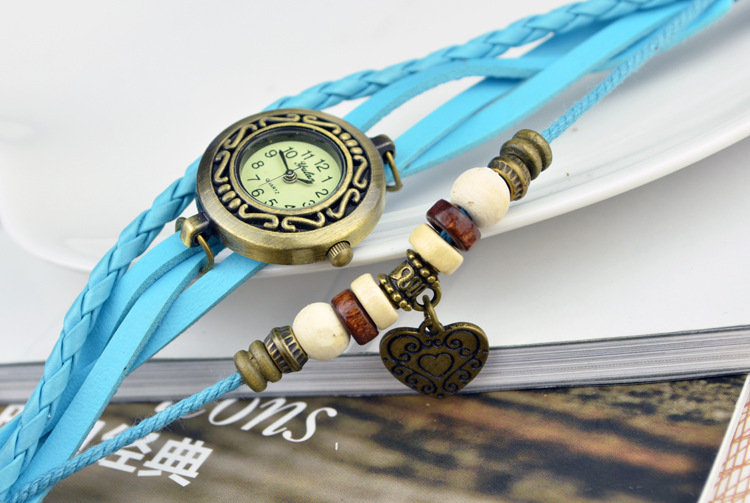 Retro Cowhide Bracelet Big peach heart Ms fashion Pendant Watch Korean version Bracelet