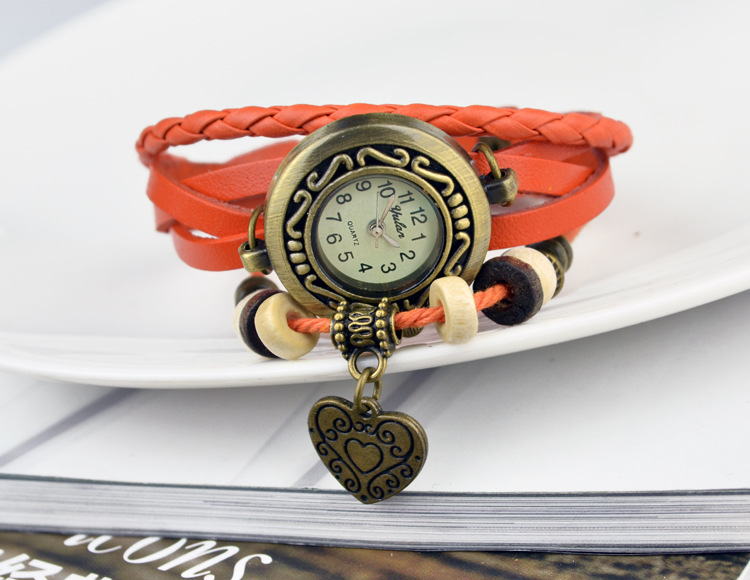 Retro Cowhide Bracelet Big peach heart Ms fashion Pendant Watch Korean version Bracelet