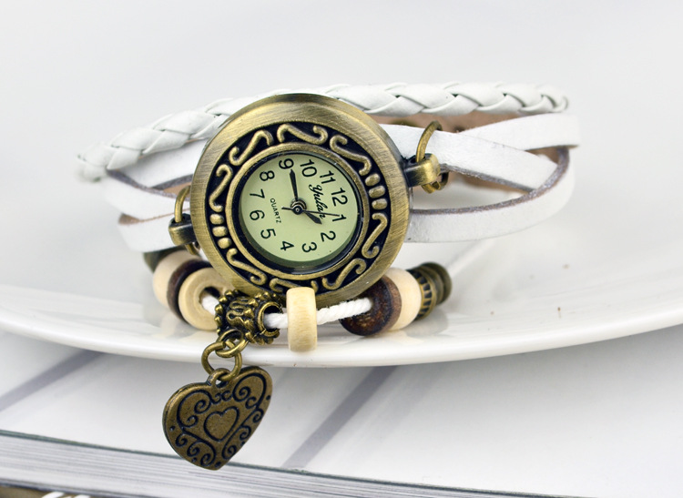 Retro Cowhide Bracelet Big peach heart Ms fashion Pendant Watch Korean version Bracelet