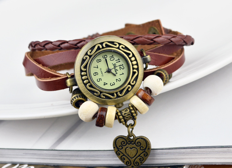 Retro Cowhide Bracelet Big peach heart Ms fashion Pendant Watch Korean version Bracelet