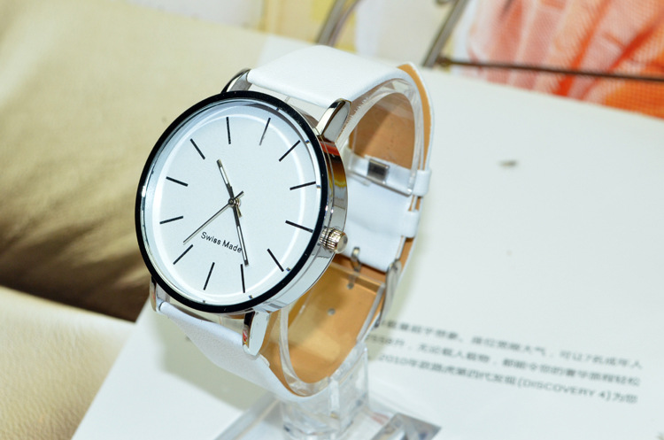 Simple Korean Version Fashion Table Atmosphere Men and Women PU Belt table fashion trend Watch
