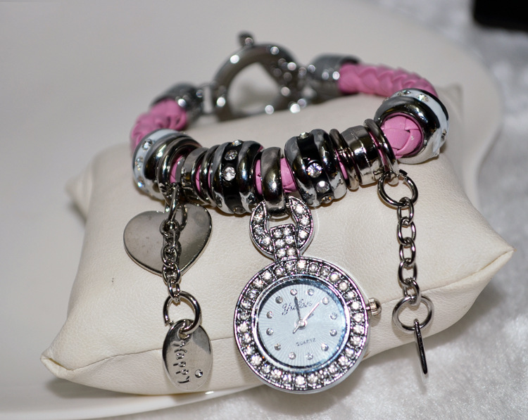 Artificial prepared by fashion Ms Watch  Diamond Fashion Bracelet Pendant table