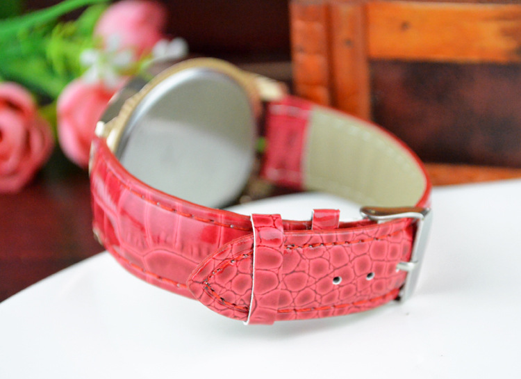 Ms Belt Watch diamond quartz Watch  Leopard Female trend fashion Fashion table