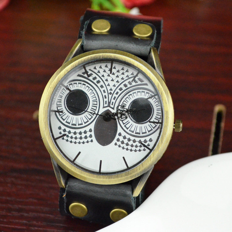 Men and Women Neutral Fashion Trend Retro Watch Western style owl Fashion table