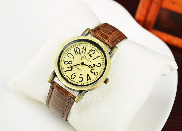 Retro Watch   PU Belt Bracelet men and women neutral fashion trend Belt table