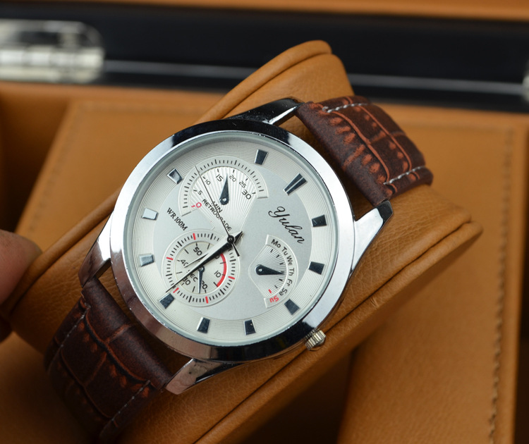 Fashion Couple On the table Leisure men and women quartz Watch  3 eye 6 needle Belt table