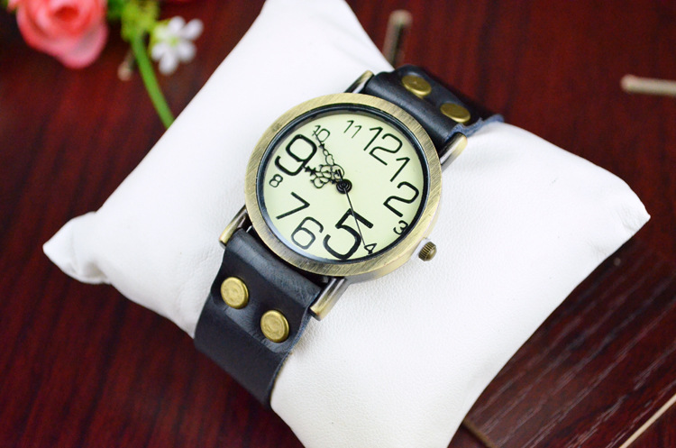 Retro Leisure Genuine Leather Watch   Creative digital Mori fashion trend Watch