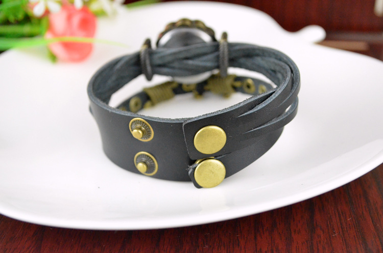 Retro Watch  Bronze rivet Retro Bracelet fashion trend manual prepared by'   Quartz watches