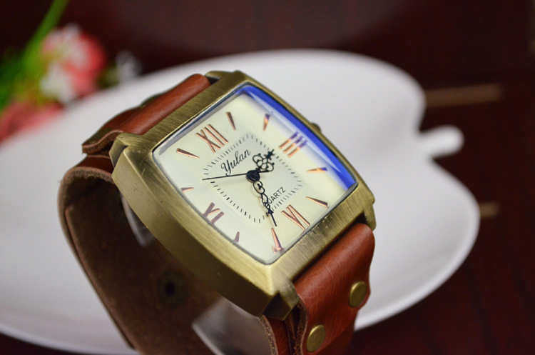 Retro Barrel type Watch  Antique Blu-ray Mirror Big head Rome Scale Watch