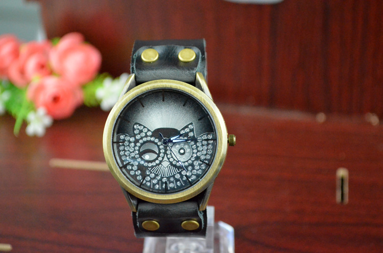 Genuine Leather Retro fashion trend Watch Western style owl Gradient face quartz Watch