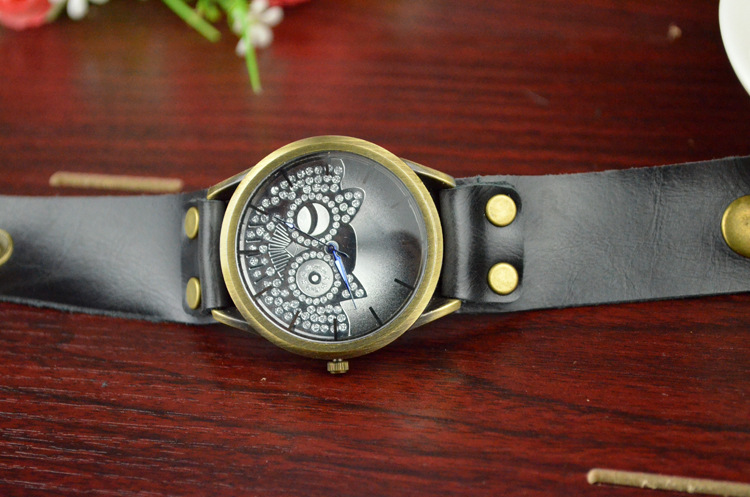 Genuine Leather Retro fashion trend Watch Western style owl Gradient face quartz Watch
