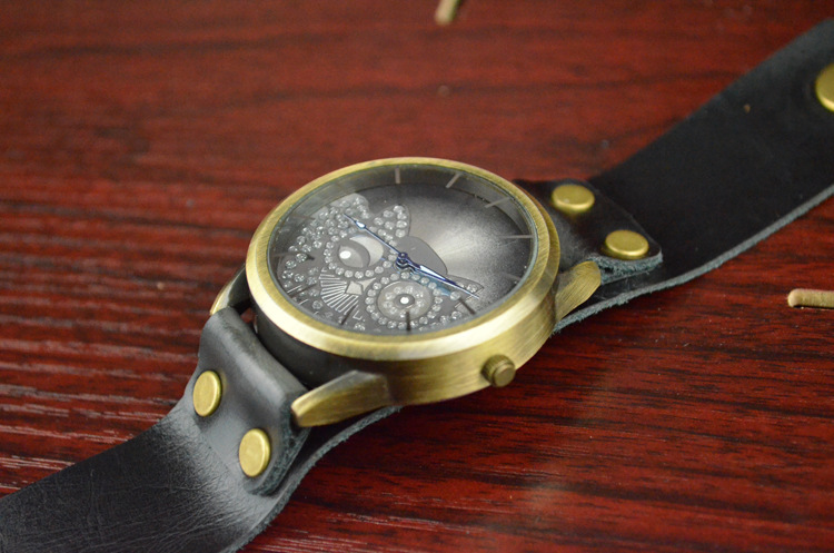 Genuine Leather Retro fashion trend Watch Western style owl Gradient face quartz Watch