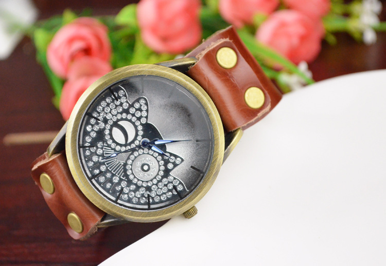 Genuine Leather Retro fashion trend Watch Western style owl Gradient face quartz Watch