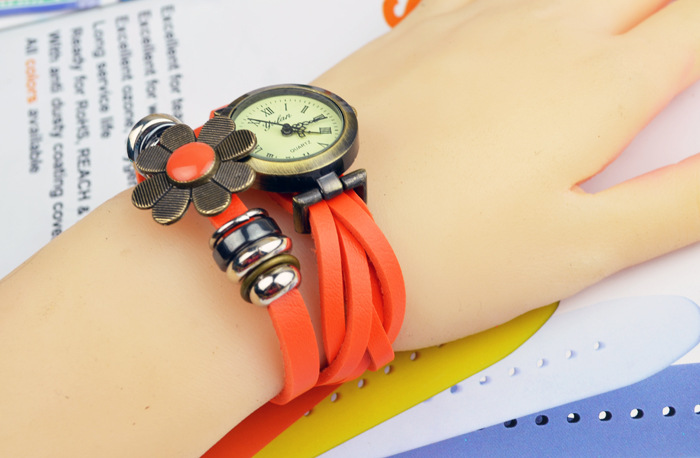 Retro fashion trend Watch color Dijiao Flowers Artificial prepared by Ms Watch