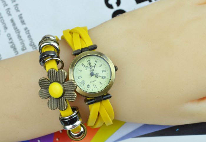 Retro fashion trend Watch color Dijiao Flowers Artificial prepared by Ms Watch