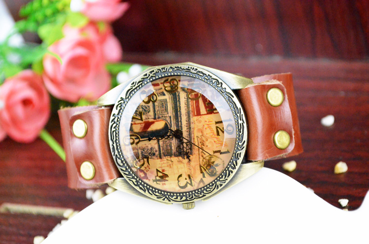 Western style Antique Paris Arc de Triomphe Watch  tourism commemorate Watch