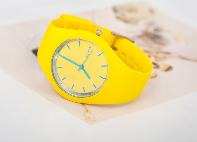Candy Jelly Silica gel Quartz Watches Men and Women Student trend Fashion Ultra thin gift Watch
