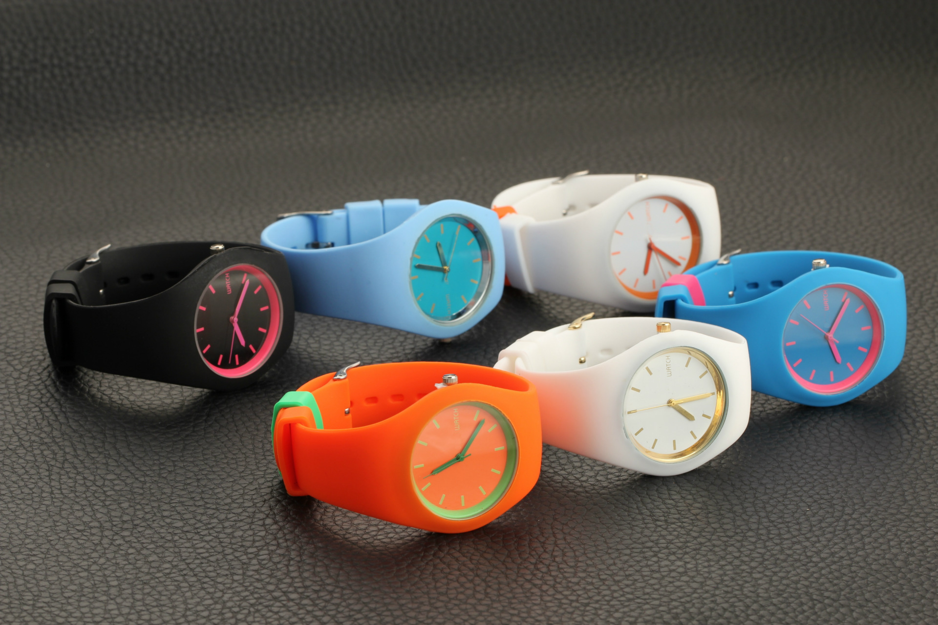 Candy Jelly Silica gel Quartz Watches Men and Women Student trend Fashion Ultra thin gift Watch