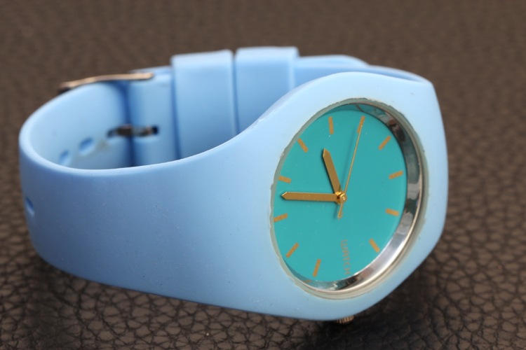 Candy Jelly Silica gel Quartz Watches Men and Women Student trend Fashion Ultra thin gift Watch