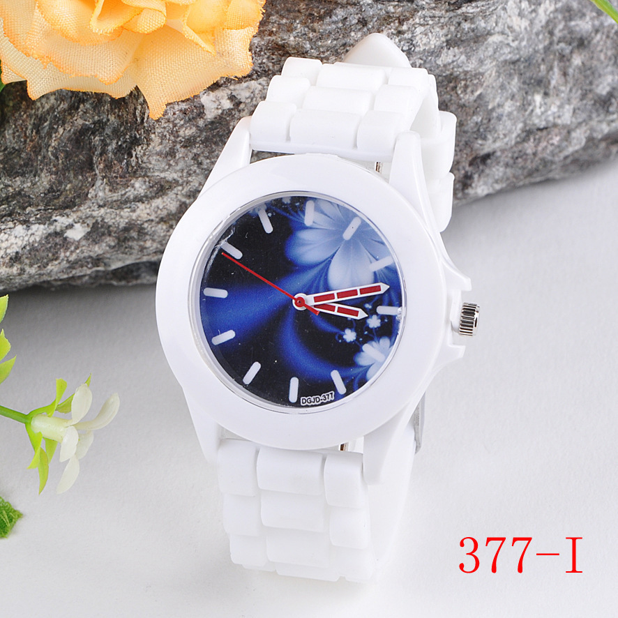 Fashion Silica gel Watch high quality fashion trend Leisure Silicone table