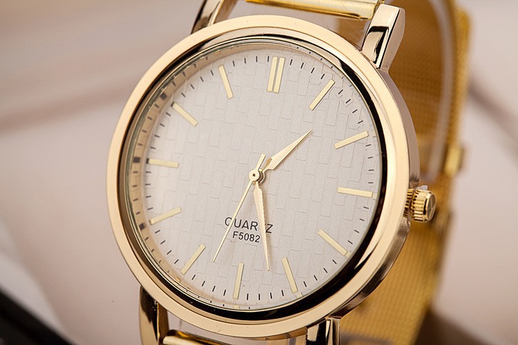 Popular Fashion Gift Fine Mesh Belt Watch Men And Women Size Steel Strip Watch