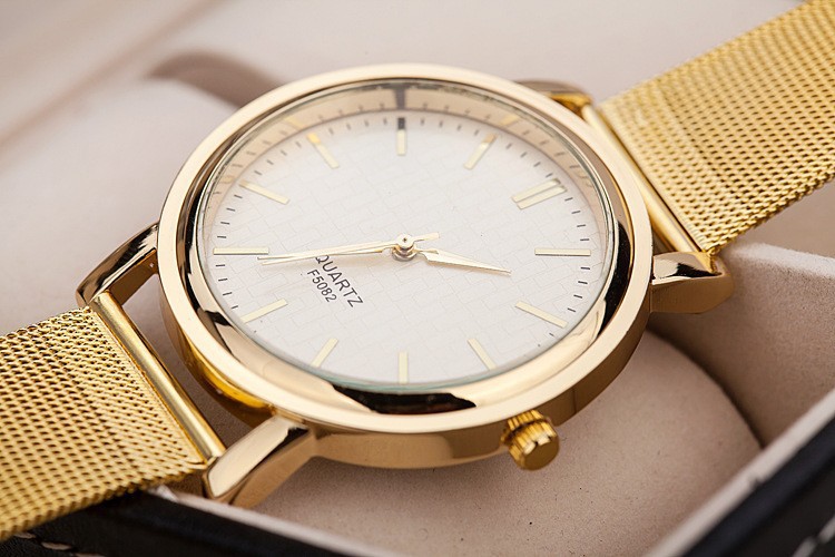 Popular Fashion Gift Fine Mesh Belt Watch Men And Women Size Steel Strip Watch