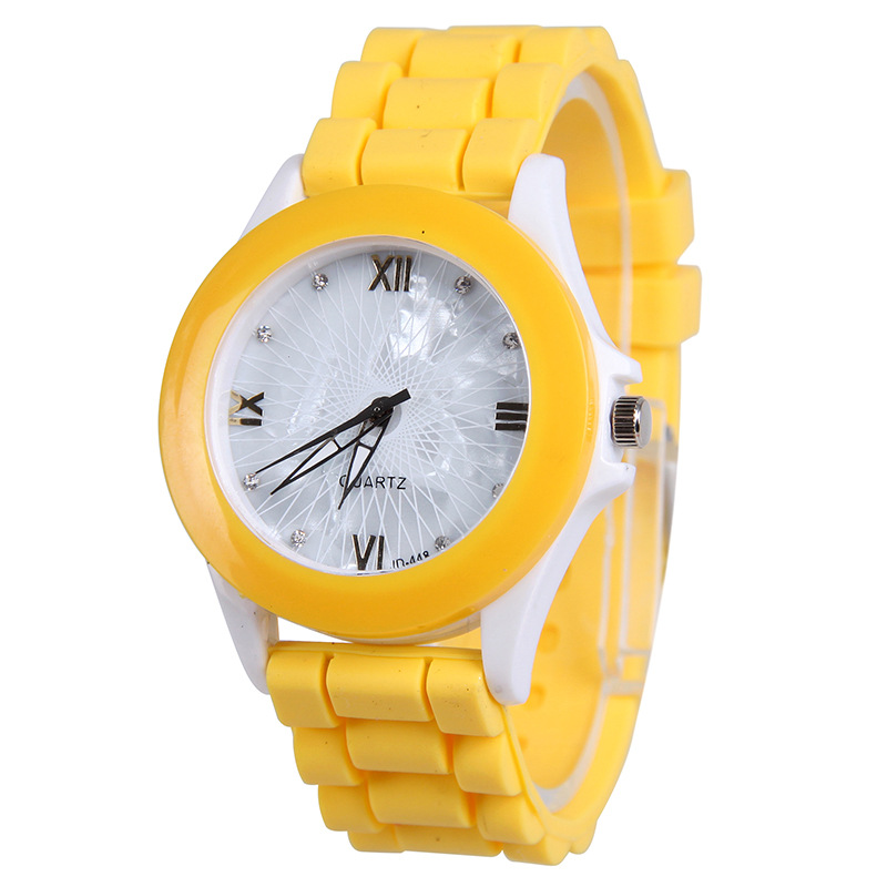 Ms Watch  White shell Plastic Shell Silicone Leisure Fashion Trend Simple Student Watch