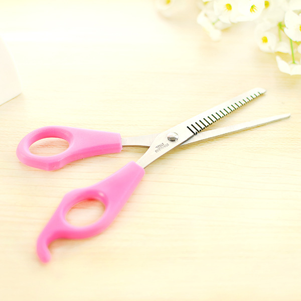 Modeling hairstyle Liu Liu makeup prune Qi Liuhai Artifacts Haircut Banghai scissors Hairdressing