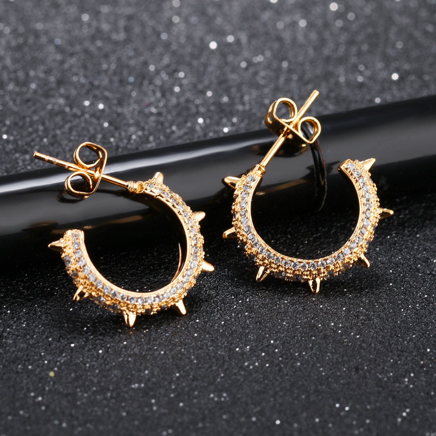 Fashion Creative Rivet Earrings Diamond Geometry Round Earring