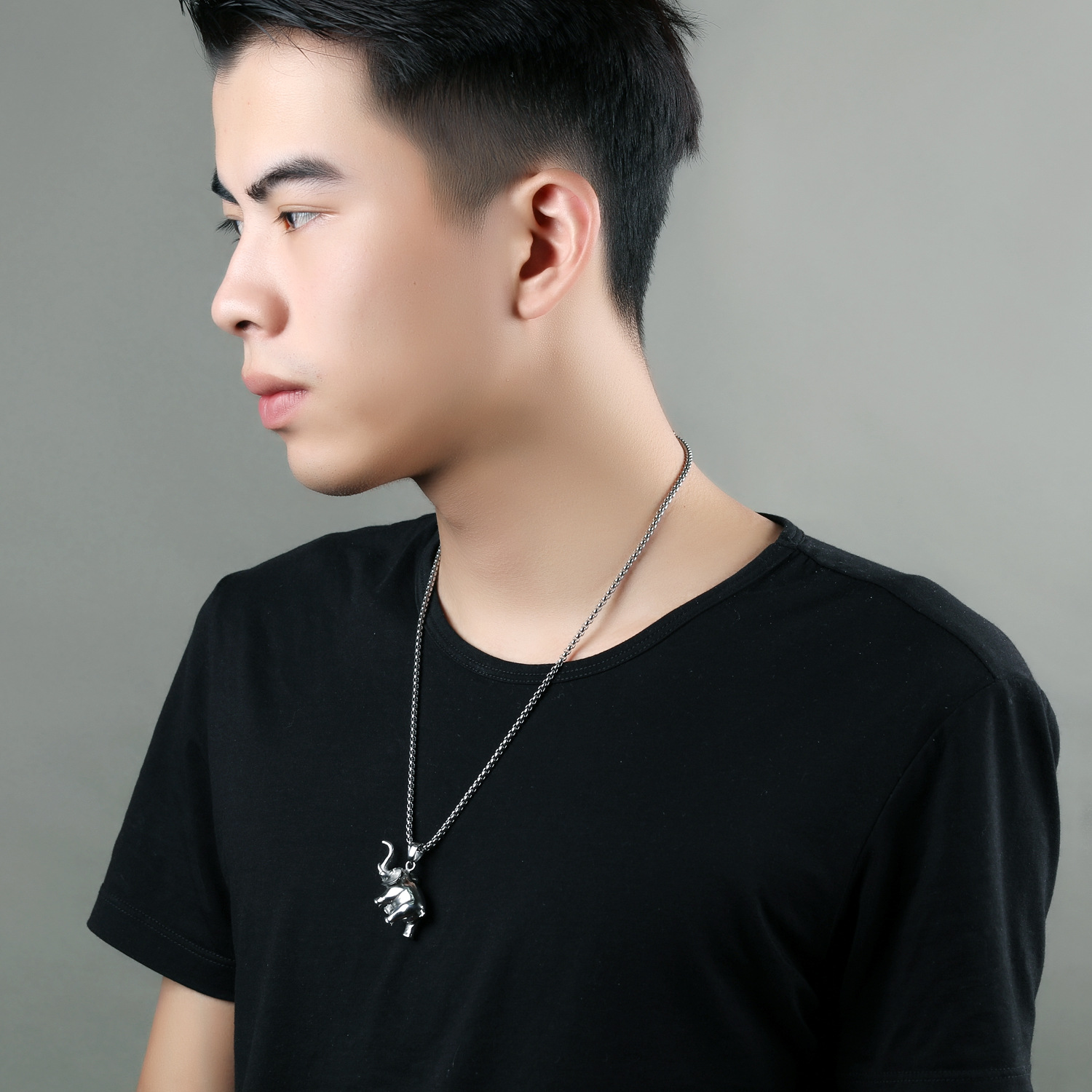 Western Style Fashion Mini Elephant Animal Modeling Pendant Titanium Steel Men Necklace