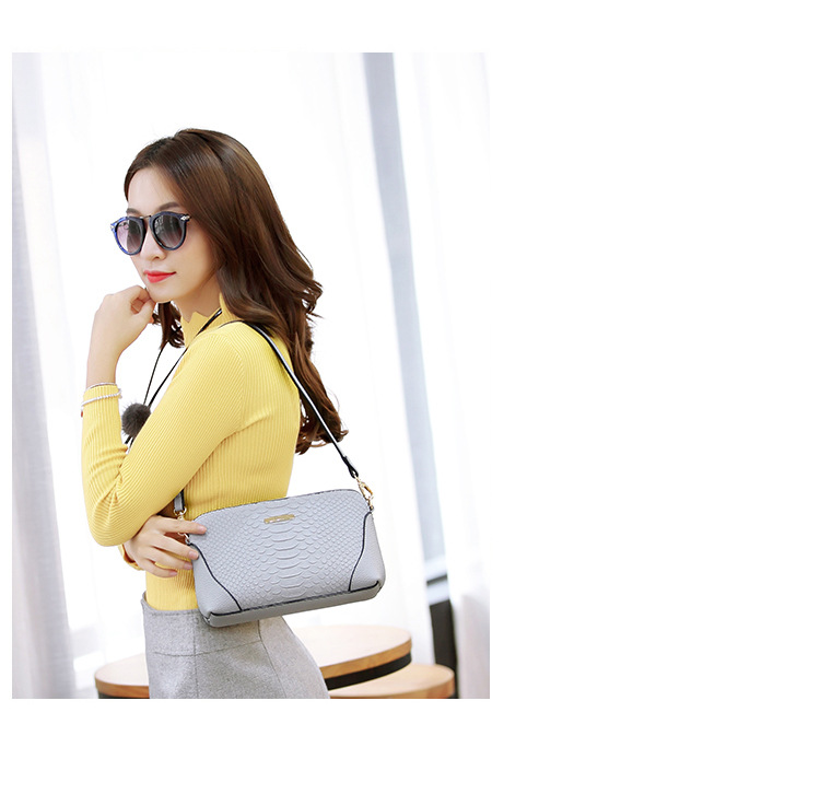 The New Crocodile Pattern Shells Shoulder Messenger Bag Wild Fashion Tide Handbag