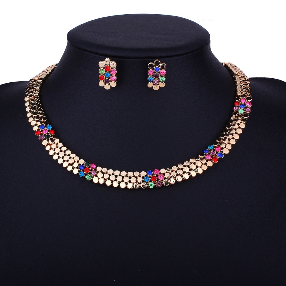 Ms luxurious Alloy Diamond Temperament Wild Short Paragraph Necklace Earring