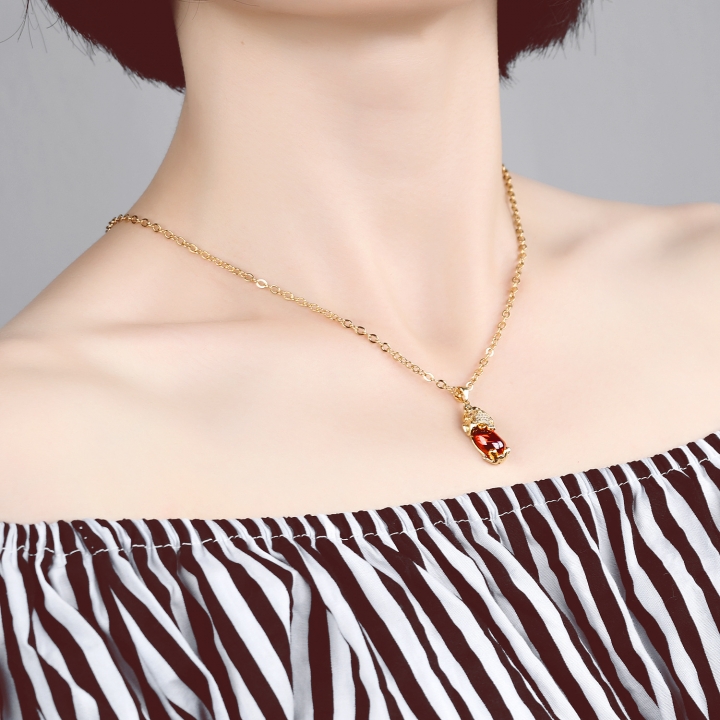 Western Style Ms Popular Accessories 24 gold Plating Brave Troops Necklace Transport luck Pendant
