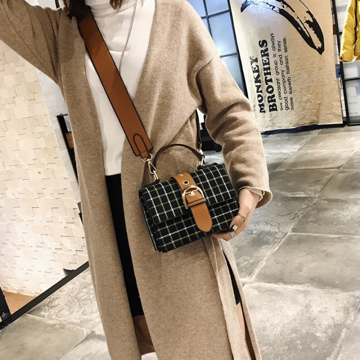 Ms Shoulder Diagonal Handbag Fashion Trend Simple Wild Lattice Small Party Package