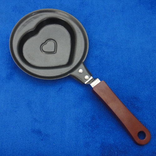 Creativity Heart Shaped Carbon Steel Nonstick Breakfast Egg Fryer Fried Eggs Pan Pancake pan  Kitchen Restaurant Supplies
