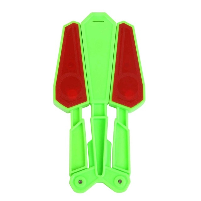 Plastic Rotating Flail Flip Finz Finger Tip Flipping Butterfly Knife with Light Relieve Toy