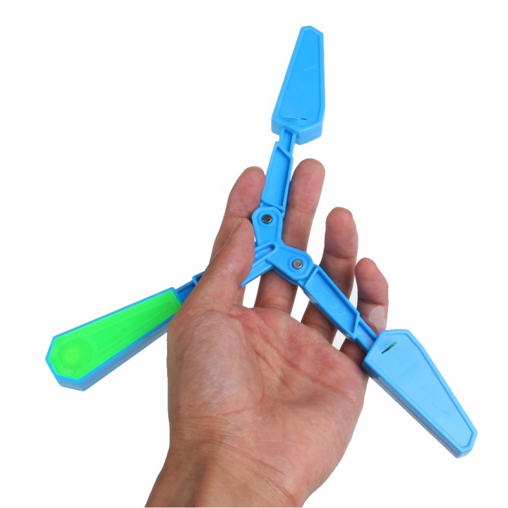 Plastic Rotating Flail Flip Finz Finger Tip Flipping Butterfly Knife with Light Relieve Toy