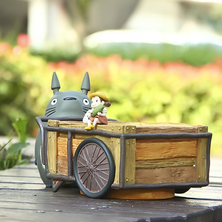 Totoro Holding corn Xiaomei Harvest Seasonal flower Pot resin Process Decoration