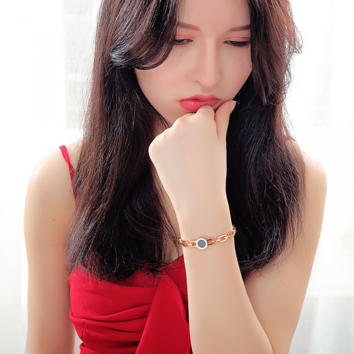 Fashion Titanium steel Rose gold Opening bracelet Simple Wild sisters Girlfriend wristband