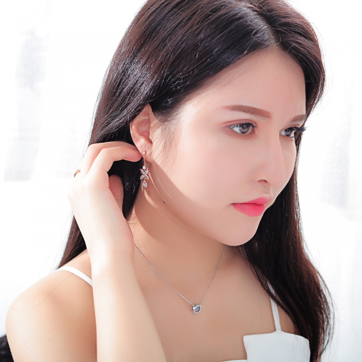 Western style fashion fine Bow earring Zircon Copper plated 18K gold Stud earring