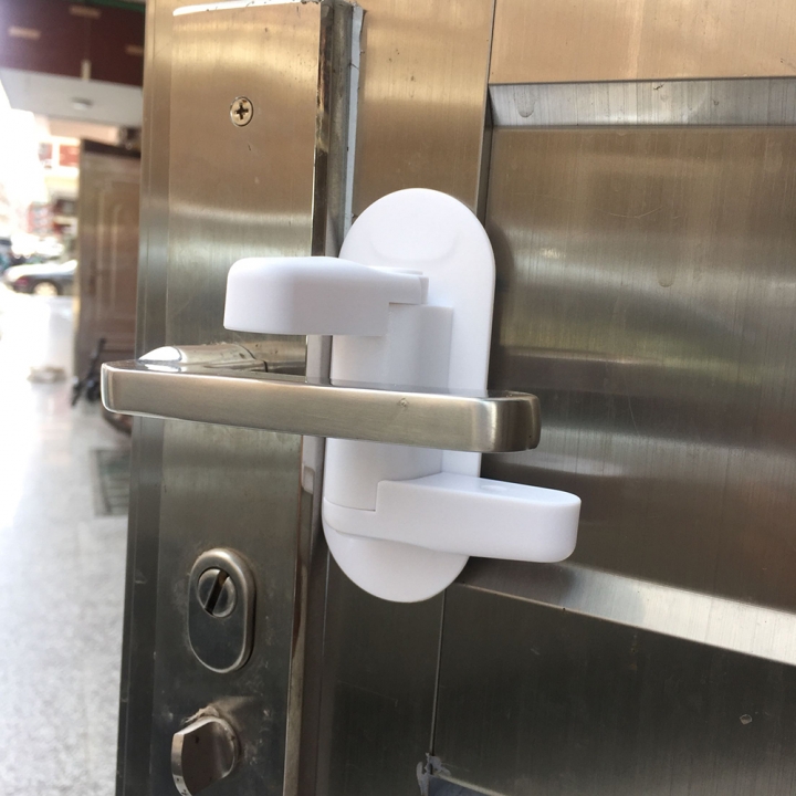 Child Proof Doors Adhesive Lever Handle Baby Safety Lock  Standard Door Lever Handles