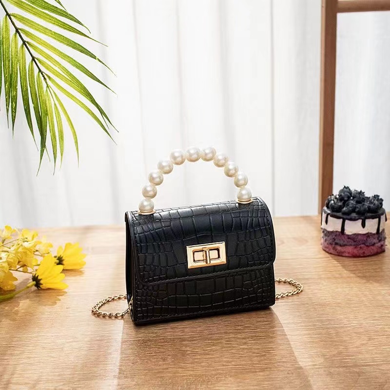 Clutches & Evening Bags Crossbody Bags Handbags Fashion Backpacks Other Women's Bags Shoulder Bags Top-Handle Bags Tote Bags Waist Packs Wallets & Holders Wristlets Bags